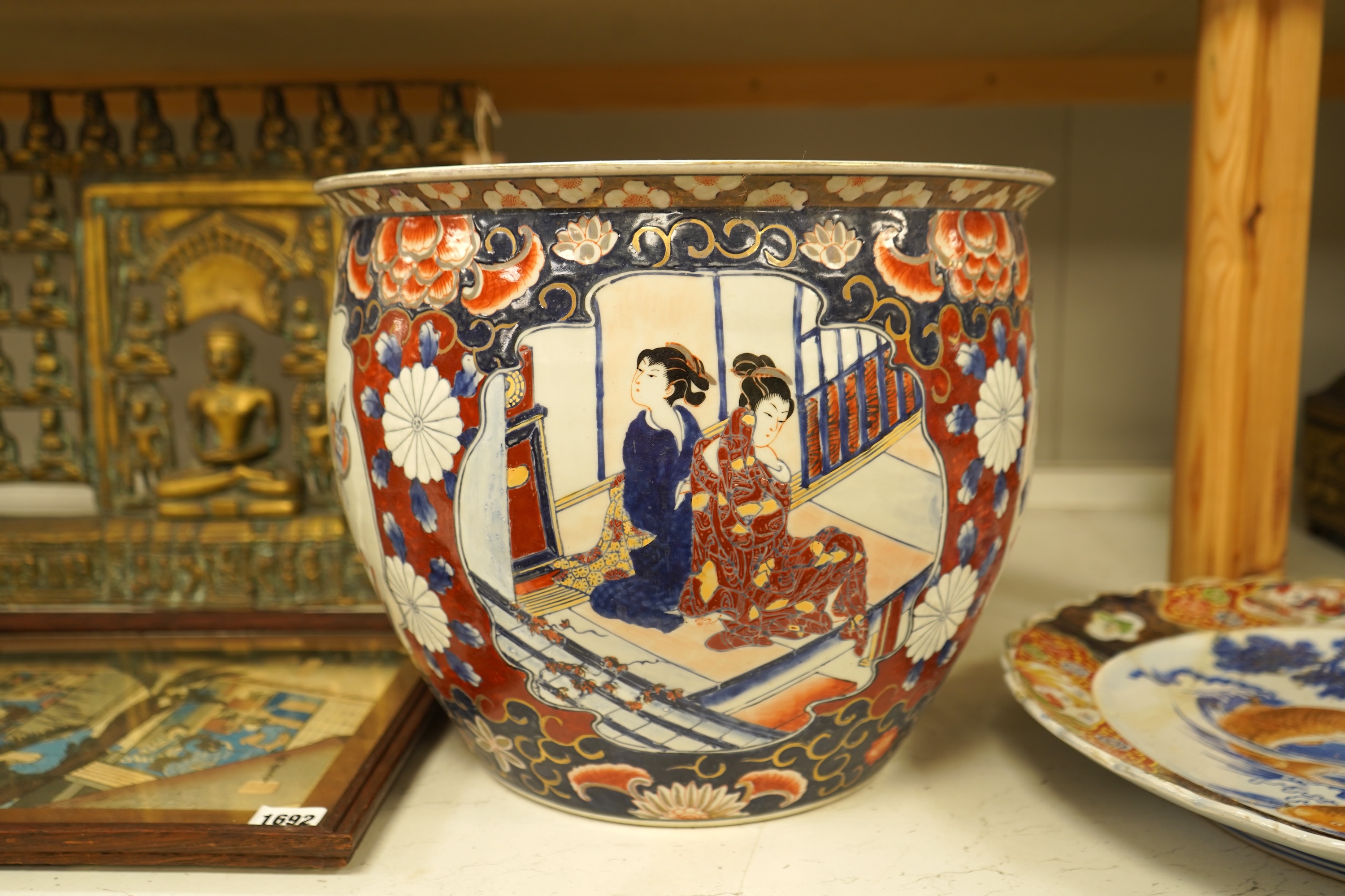 A Japanese Imari jardiniere and a similar ‘fish’ charger (a.f), largest 41cm in diameter